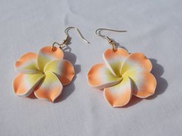 Leichte Blüten-Ohrhänger, Modeschmuck / NEU