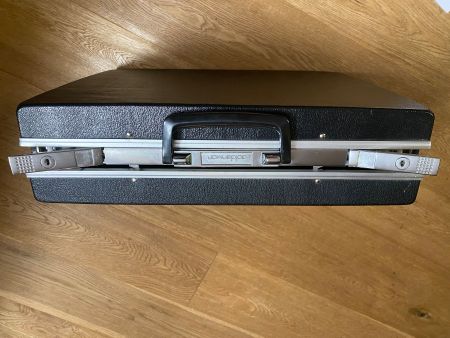 Aktenkoffer Goldenman inkl schlüssel aussen ca 35x46x11.5cm