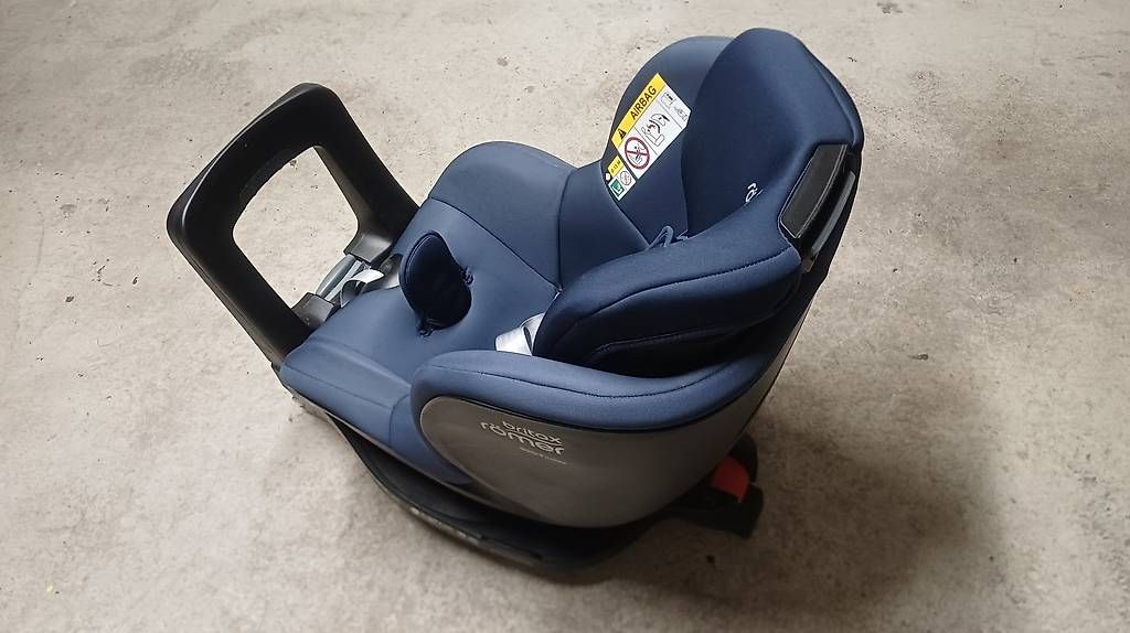 Britax Römer Seggiolini per auto: Britax Römer Dualfix M i-Size – Usato da Oberwil BL venduto da Taeh 2