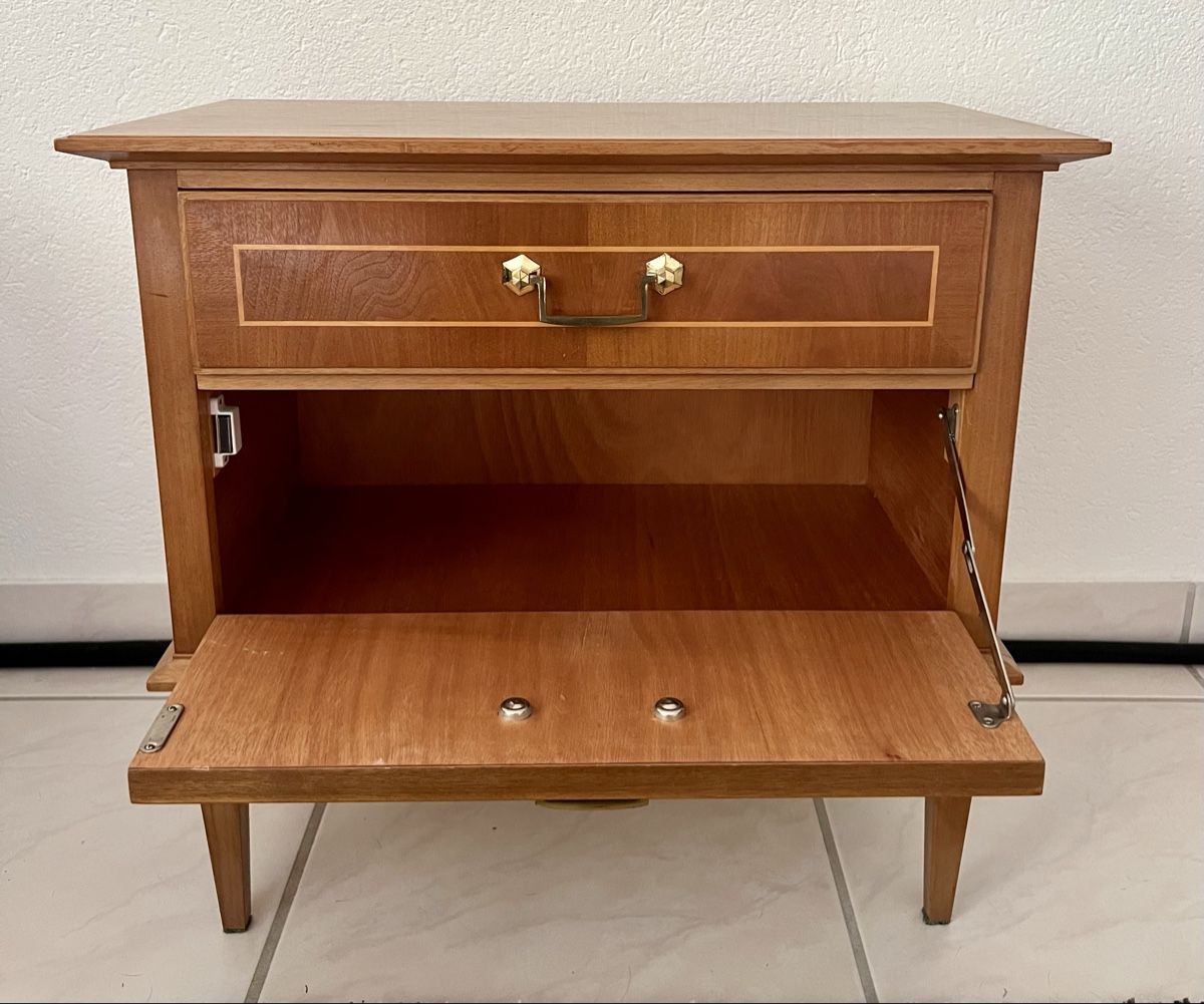Nachttische: 60er/70er Designklassiker Kommode Nachttischli – Gebraucht aus Hunzenschwil von Madachica 1
