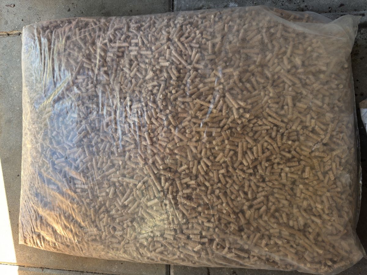 Articles en bois: Buchenpellets 15kg – Neuf avec emballage d'origine à Aesch BL par Kawaz804 1