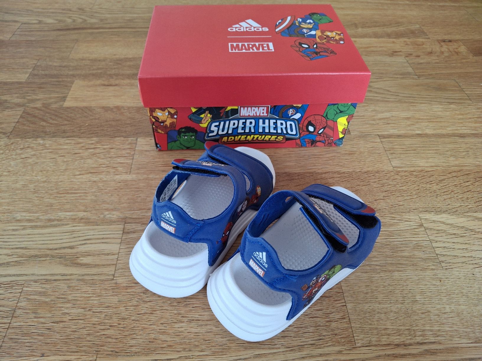 Adidas Scarpe per ragazzi: Neue Adidas Marvel Sandalen Gr. 20 – Nuovo e nell'imballaggio originale da Romanshorn venduto da Maka02