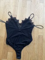 GUESS Body mit Spitze schwarz Grösse M