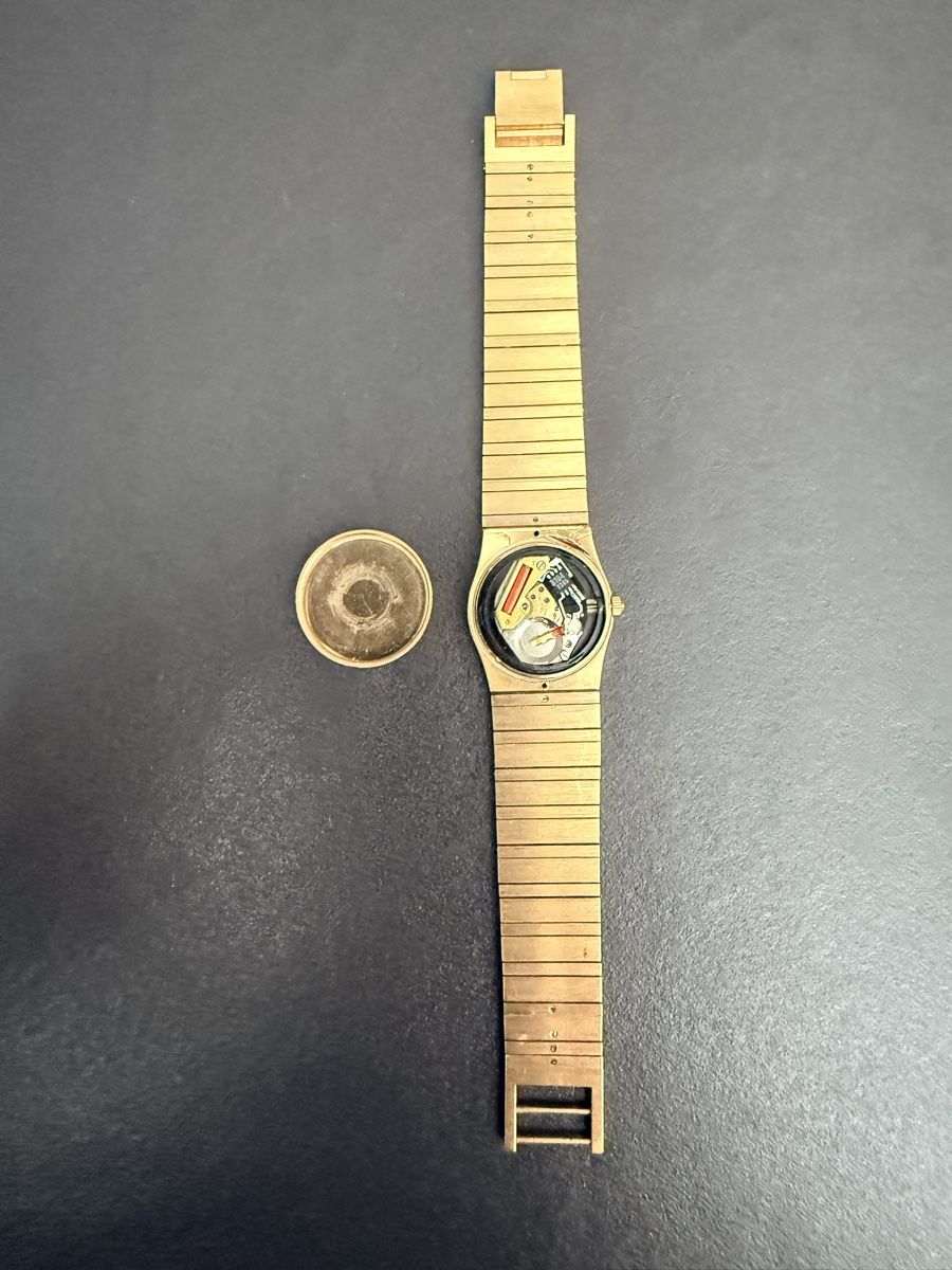Montres: Montre PRIVE Quartz Or/Plaqué or – Défectueux à epalinges par Misterazz 4