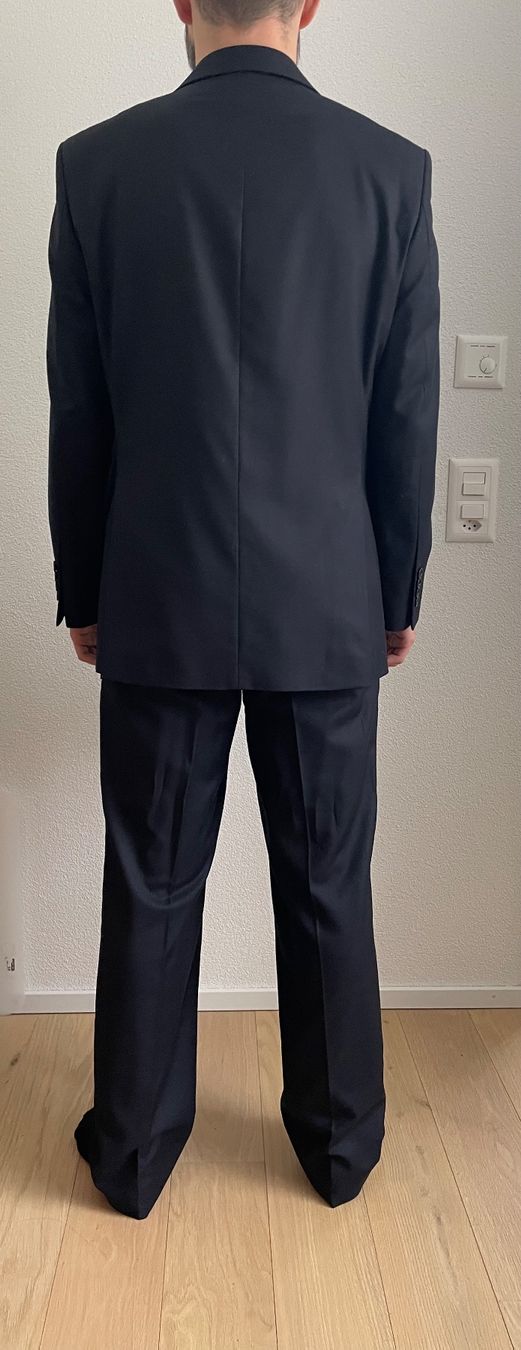 Costumes: Herren Anzug, Grösse 46, Schwarz – D'occasion à Niederhelfenschwil par jas_sq7y 5