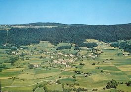 DISTRICT GRANDSON - VILLARS-BURQUIN et le Jura vue aérienne