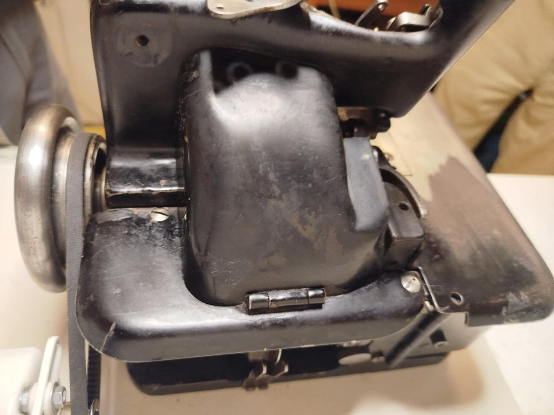 Nähmaschinen: Machine à coudre (nr 13 ) – Gebraucht aus La Chaux-de-Fonds von Emmaus2300CDF 4