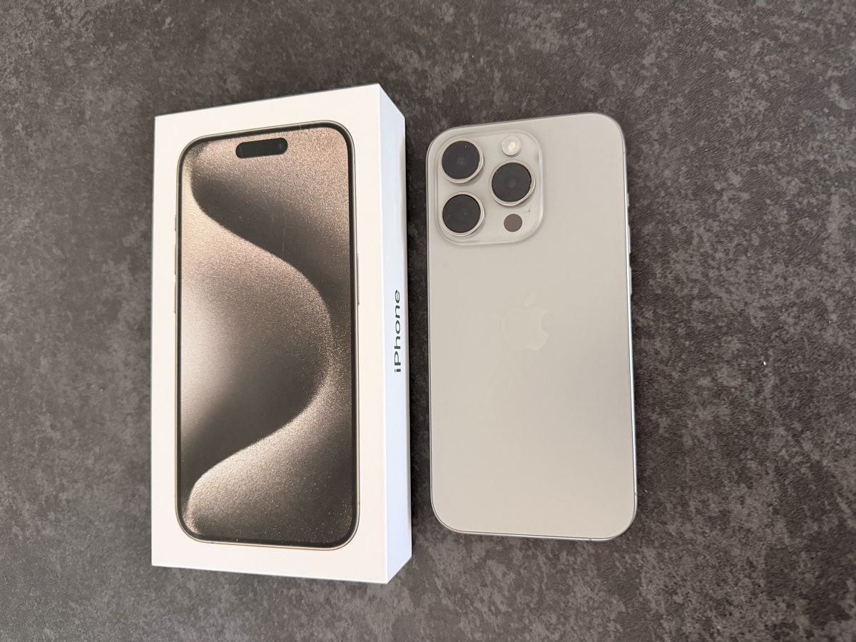 Apple Handys / Smartphones: iPhone 15 Pro, 256 GB, guter Zustand – Gebraucht aus Berikon von nathalie810 1