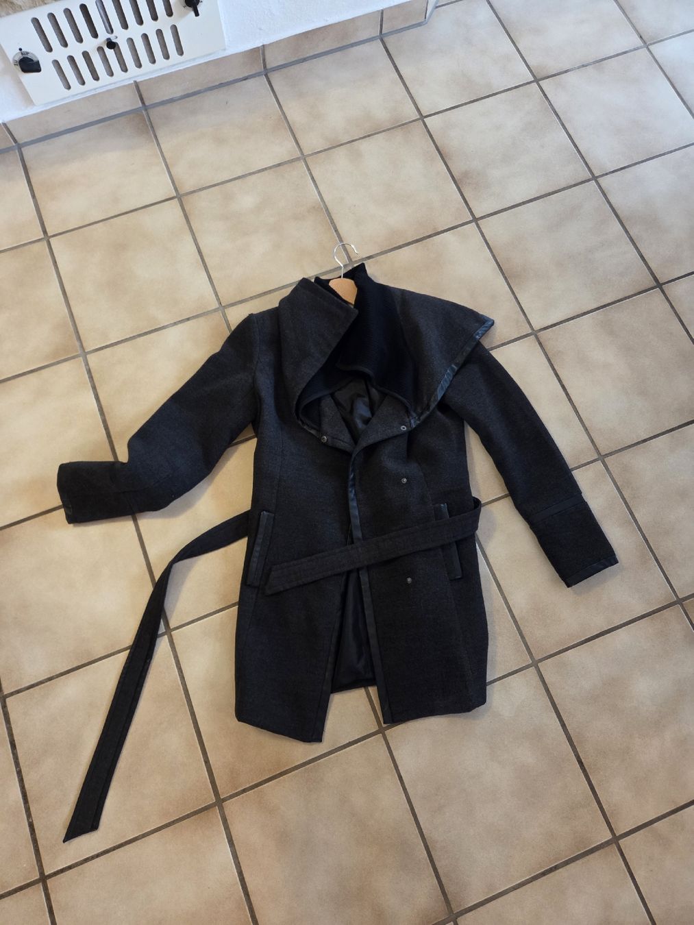 Only Cappotti: Only Mantel Damen – Usato da Weisslingen venduto da bieber11111