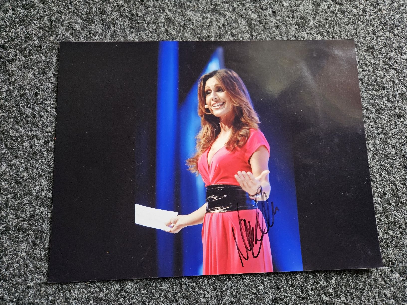 Autografi: handsigniertes Nazan Eckes Photo – Nuovo (secondo la descrizione) da Azmoos venduto da agt_gjj8