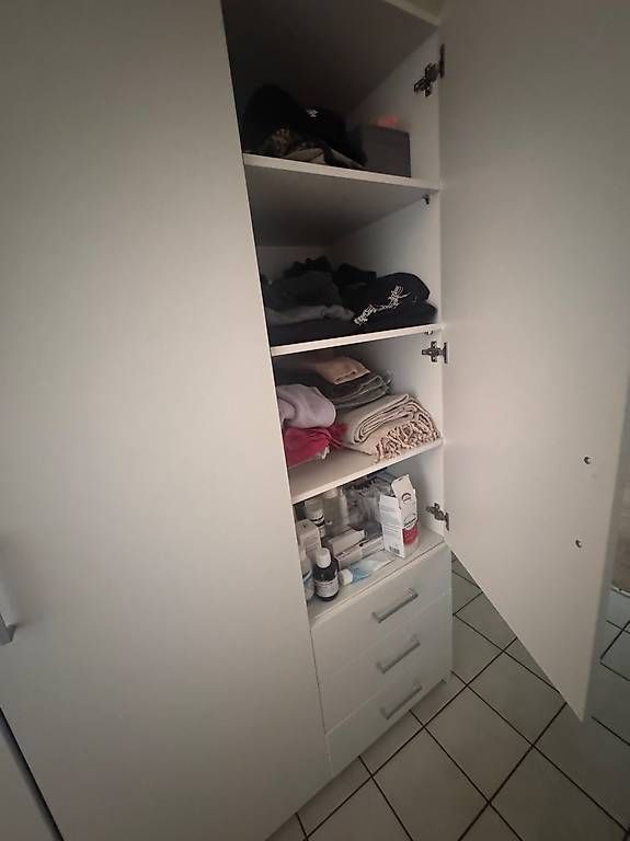 Schränke: Armoire Jysk comme neuf – Gebraucht aus Bevaix von pat_pn9c 2