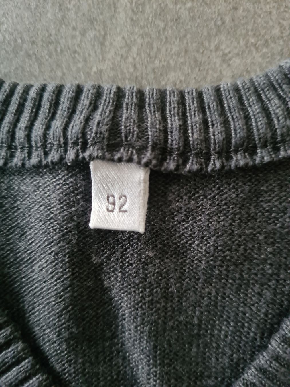 Altro abbigliamento per bambino: Kinder Strickweste grau mit Rautenmuster Grösse 92 – Usato da Kriens venduto da Mirii91 2