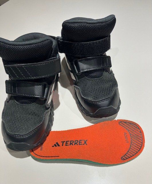 Adidas Herrenschuhe: Adidas Terrex Core-Tex, Gr. 24, schwarz – Gebraucht aus Brugg AG von Hellviolett 1