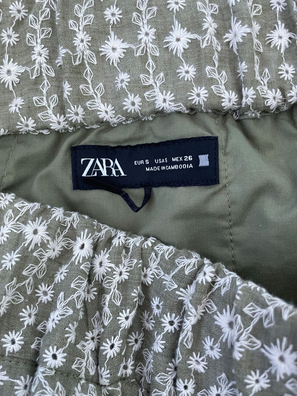 Zara Pantaloni: Zara Shorts Olive Gr. S – Usato da Buchs SG venduto da VintageHomeCH 2