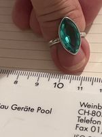 Jolie bague remarquable 51,5 pierre verte neuve