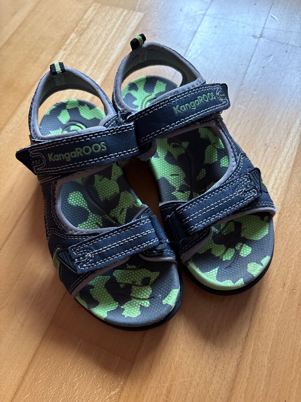 Scarpe per ragazzi: Kangaroos Sandalen gr 31 – Usato da Effretikon venduto da MarthaK.
