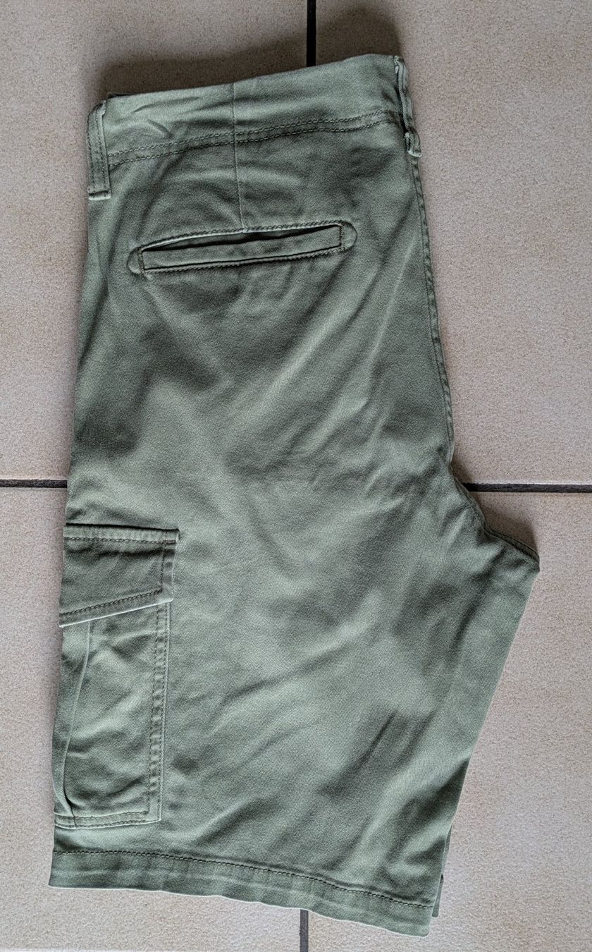 Jack & Jones Jeans: Cargo-Shorts "Jack&Jones" Gr. S – Usato da Bonstetten venduto da Driver7