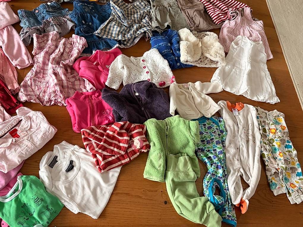 Lotti & Set di vestiti: Kleiderpaket Mädchen Grösse 62/68 – Usato da Baar venduto da LUBA13 3