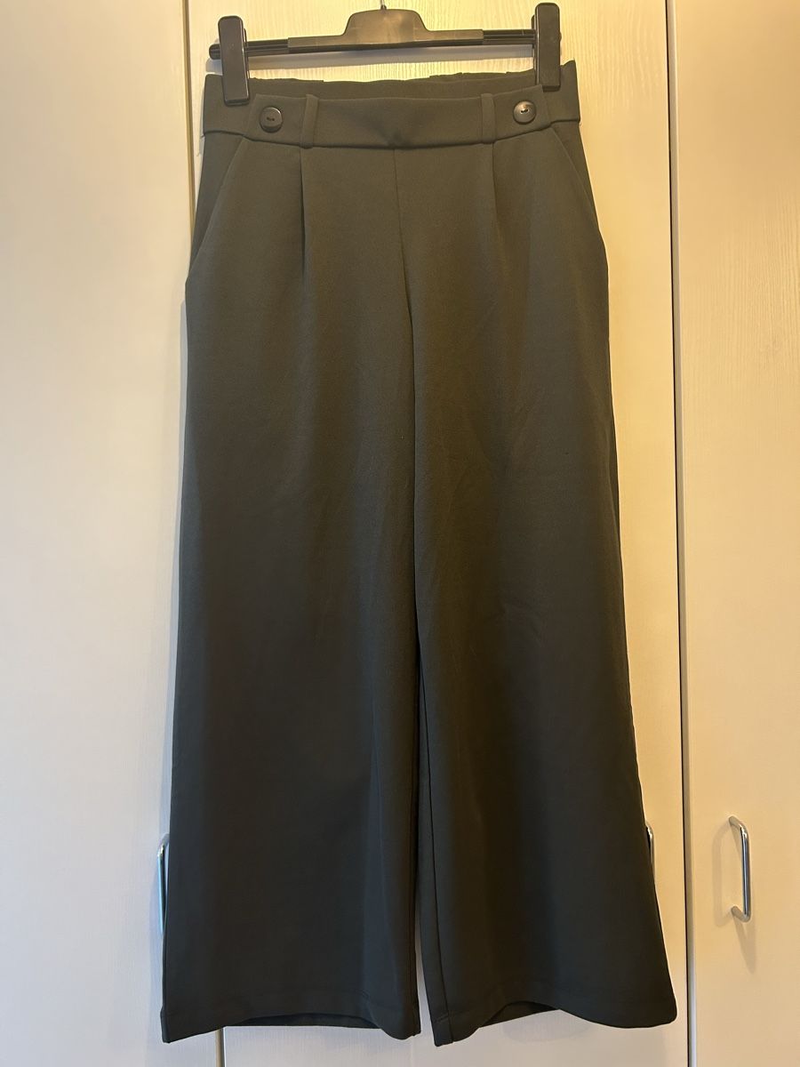 Pantaloni: Pantalon JDY kaki taille L – Usato da Villars-sur-Glâne venduto da ale_7h26