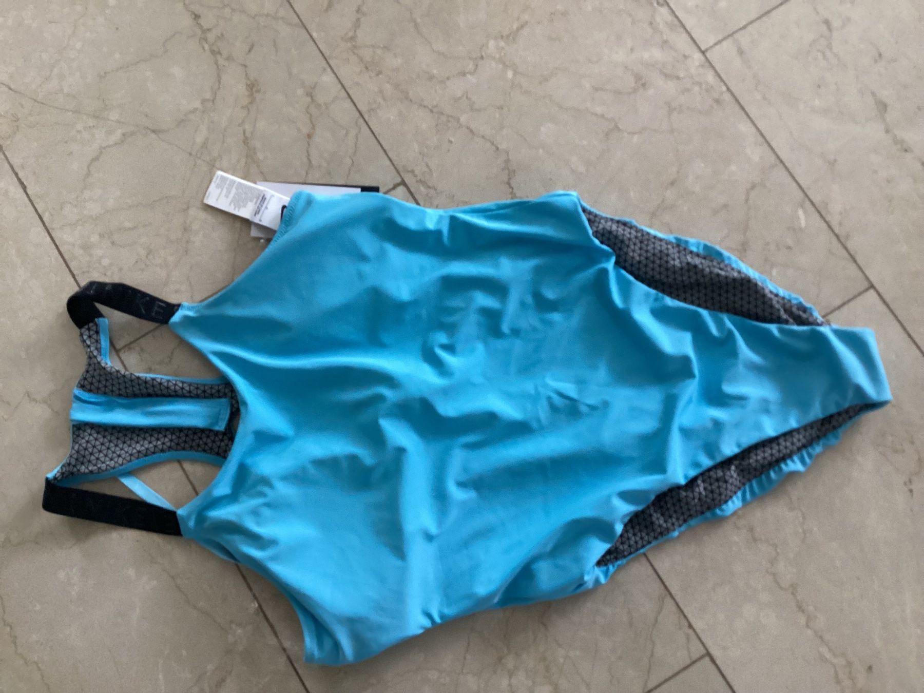 Costumi da bagno & Bikini: Nike Damen Badeanzug Badekleid – Nuovo (secondo la descrizione) da Flüelen venduto da ne08
