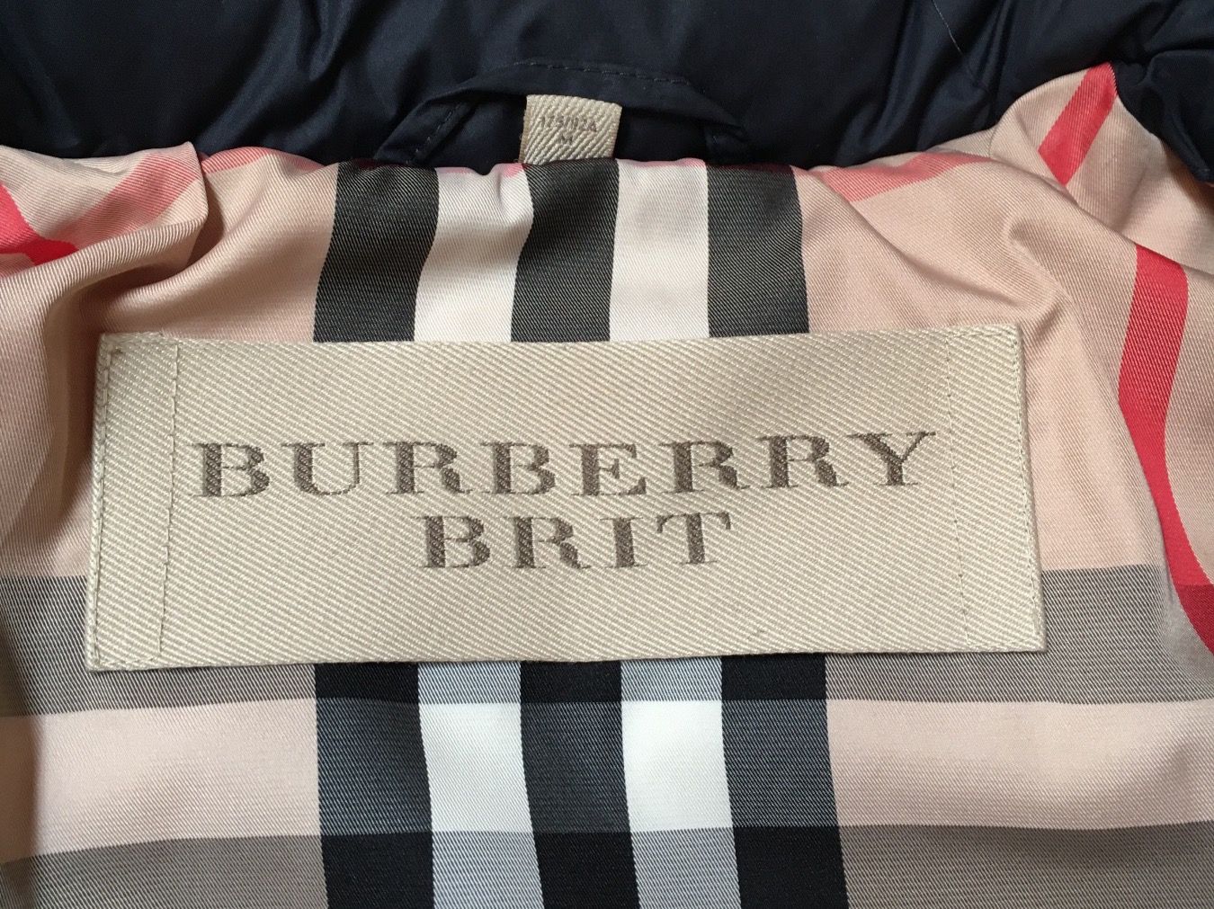 Burberry Giacche: Original Burberry Daunensteppjacke – Usato da Brienz BE venduto da Eos_123 4