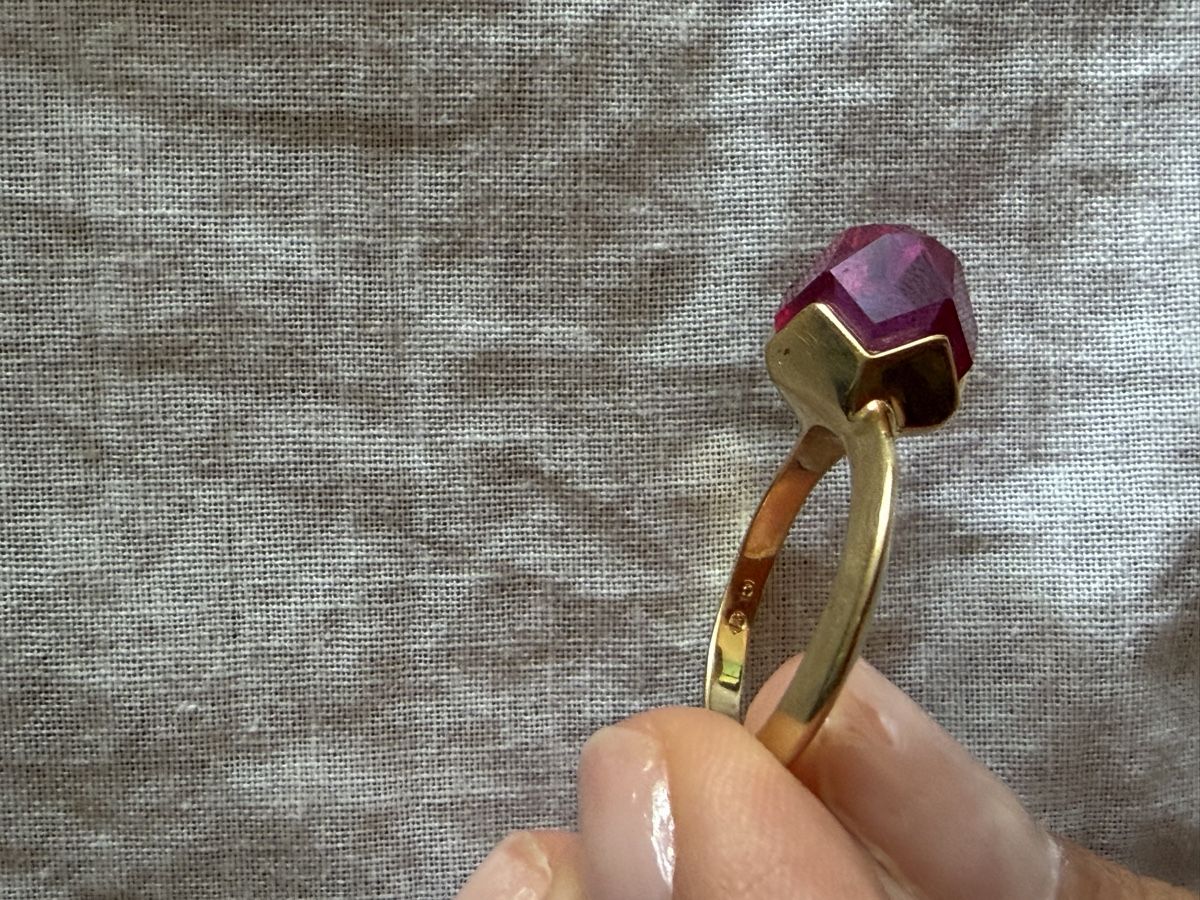 Swarovski Bagues: Stunning Raw Ruby & Gold Ring - Perfect Gift! – D'occasion à Bassersdorf par kri_dn6m 4
