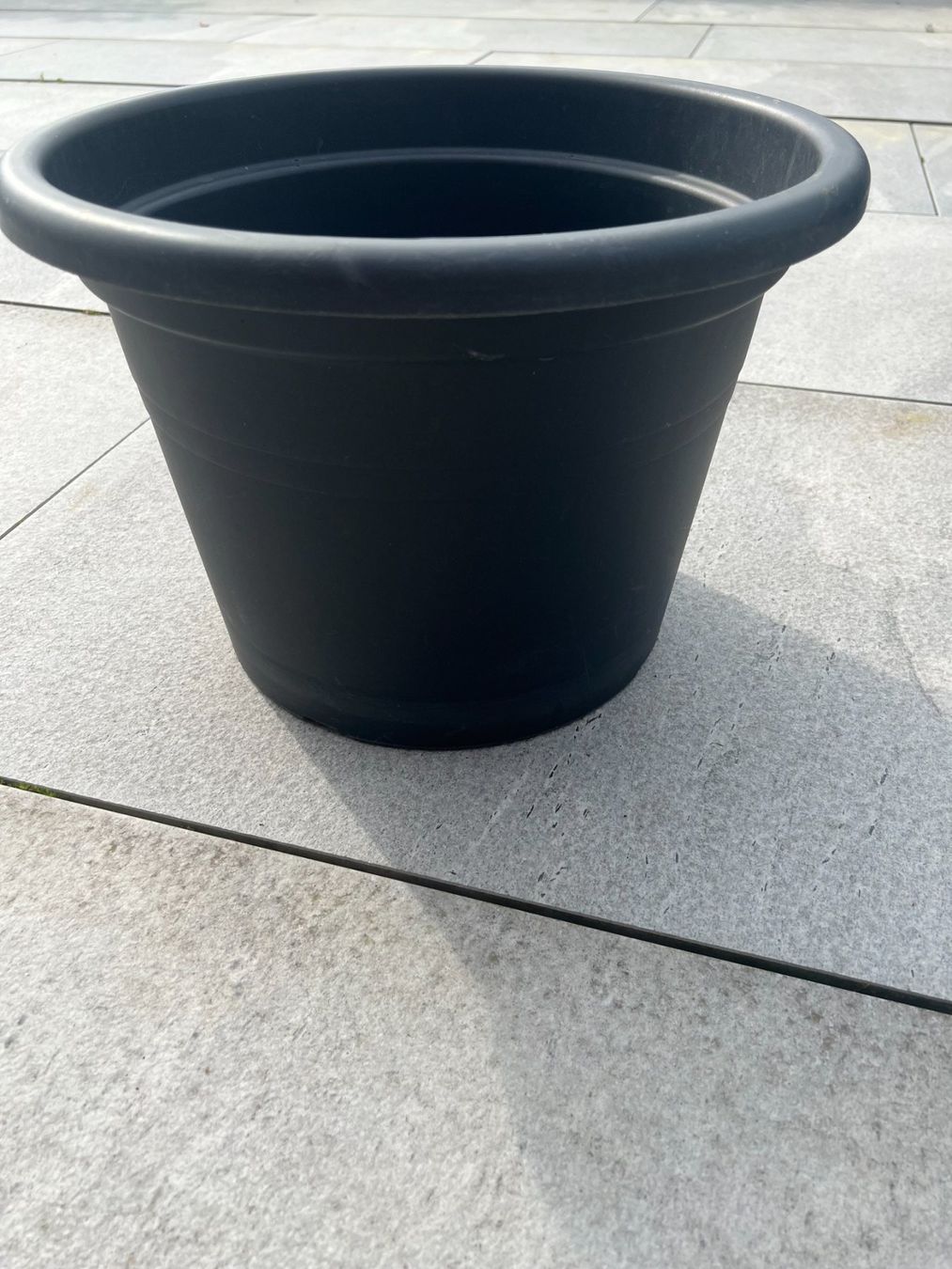Vasi per fiori: Grauer Blumentopf – Usato da Zürich venduto da ennovy01