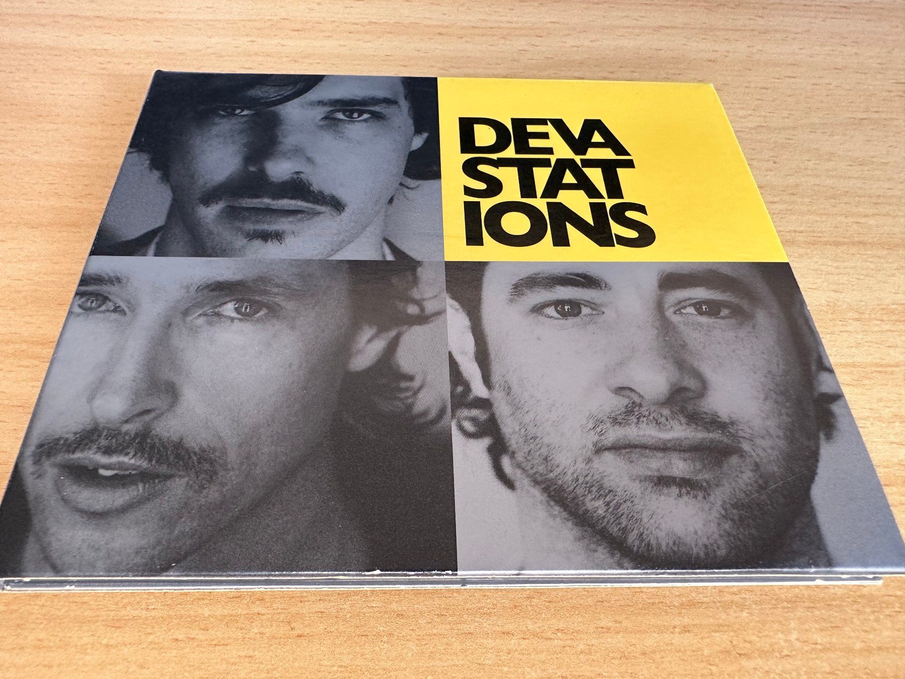 CD: Devastations – Yes, U – Usato da Rikon im Tösstal venduto da Alpenmutz