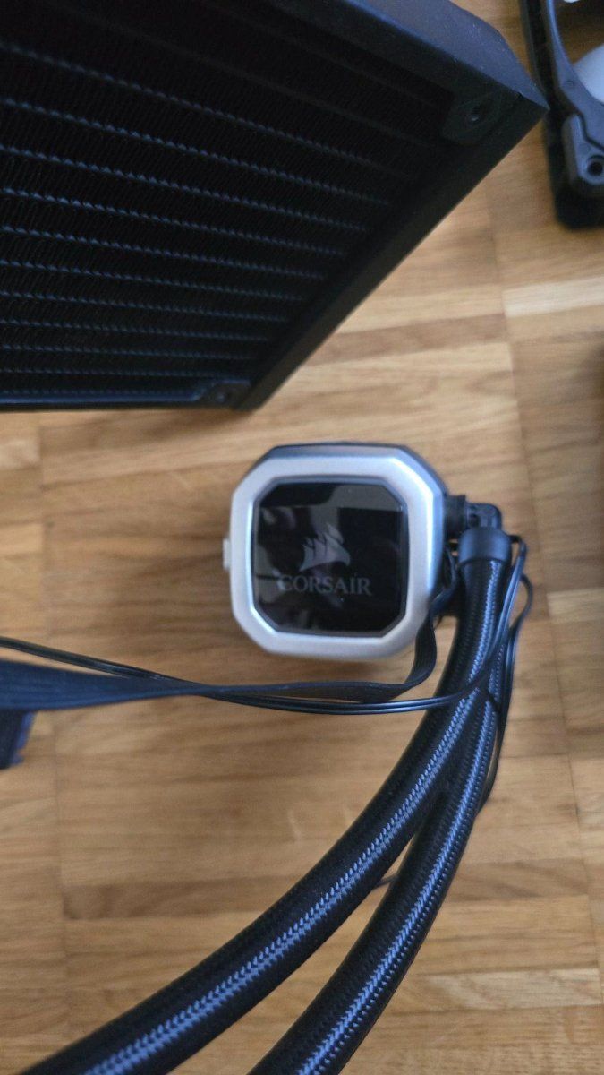 Amd Componenti elettronici: Corsair Hydro Series H100i Pro - CPU Cooler – Usato da Givrins venduto da eme_n2zf 4