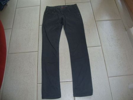 ESPRIT HOSE GR.32 NEUWERTIG