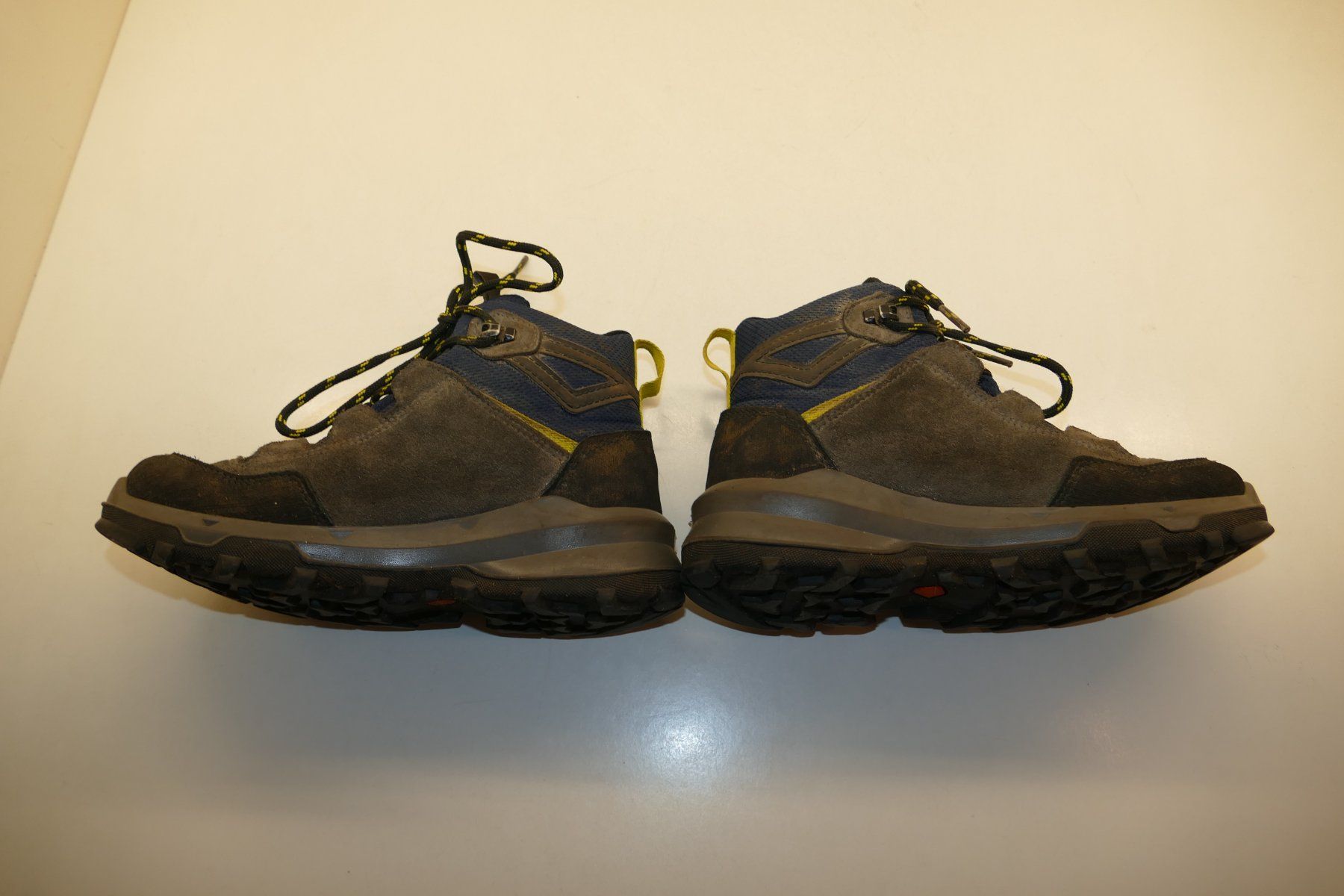 Scarpe per ragazzi: Quechua: Kinder-Wanderschuhe Gr. 33 – Usato da Niederhasli venduto da Flash32 3
