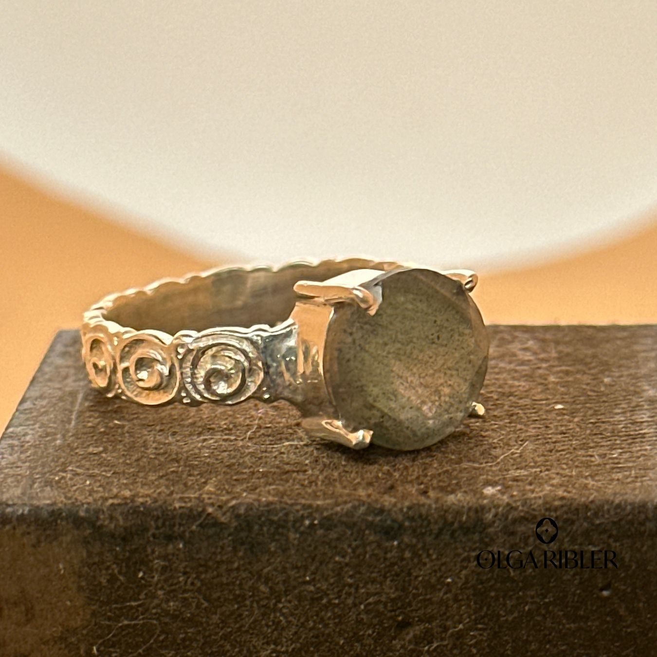 Olga Ribler Anelli: Silberring mit Labradorit, Gr. 58 – Nuovo (secondo la descrizione) da Luzern venduto da MonikaS03 1