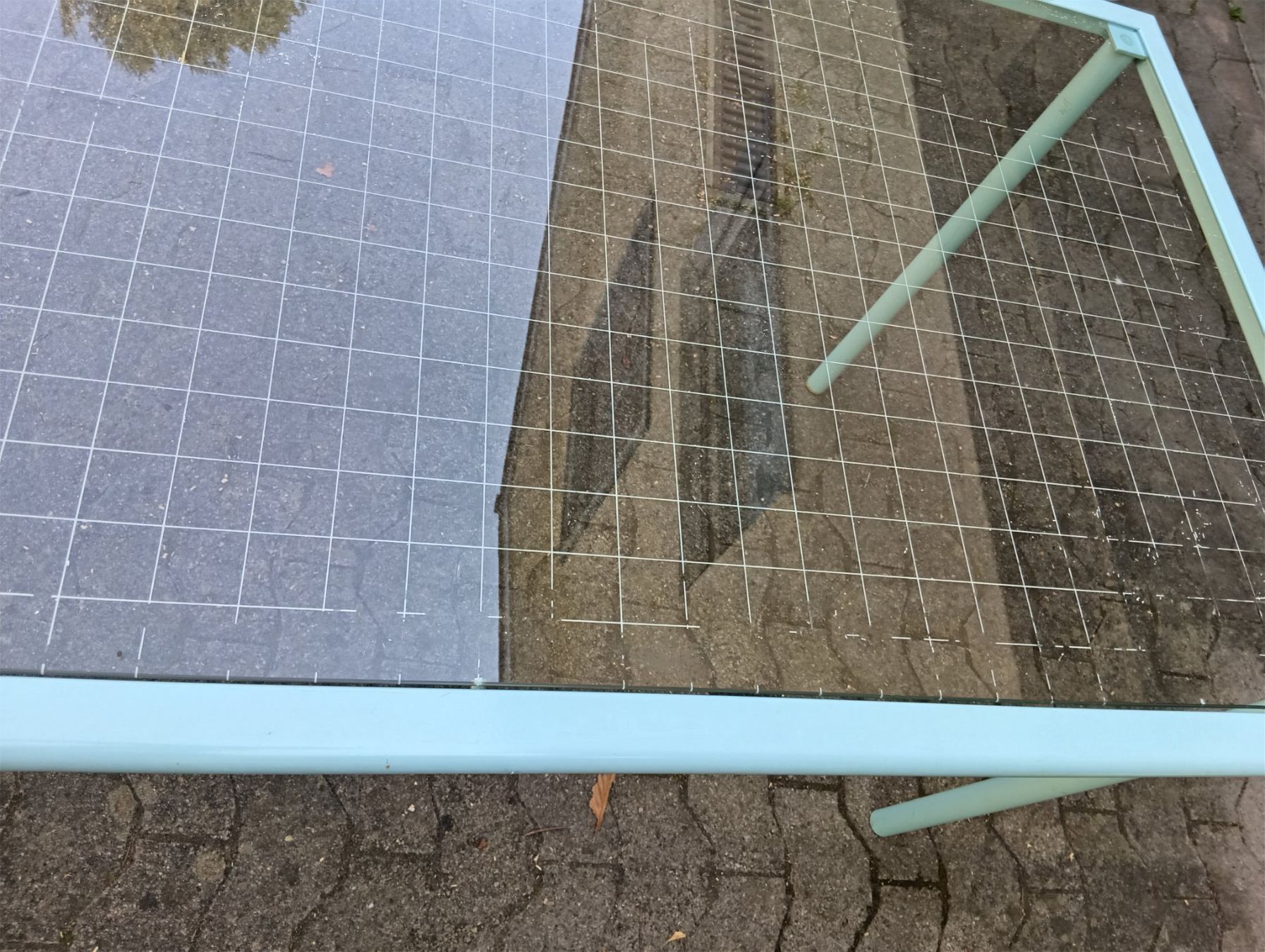 Tische: Design-Glastisch hellblau Metallgestell rechteckig gebraucht – Gebraucht aus St. Gallen von Hinterberg 2