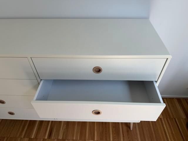 Commodes: Kommode Sideboard weiss mit Holzgriffen – D'occasion à Luzern par _rst_ 2