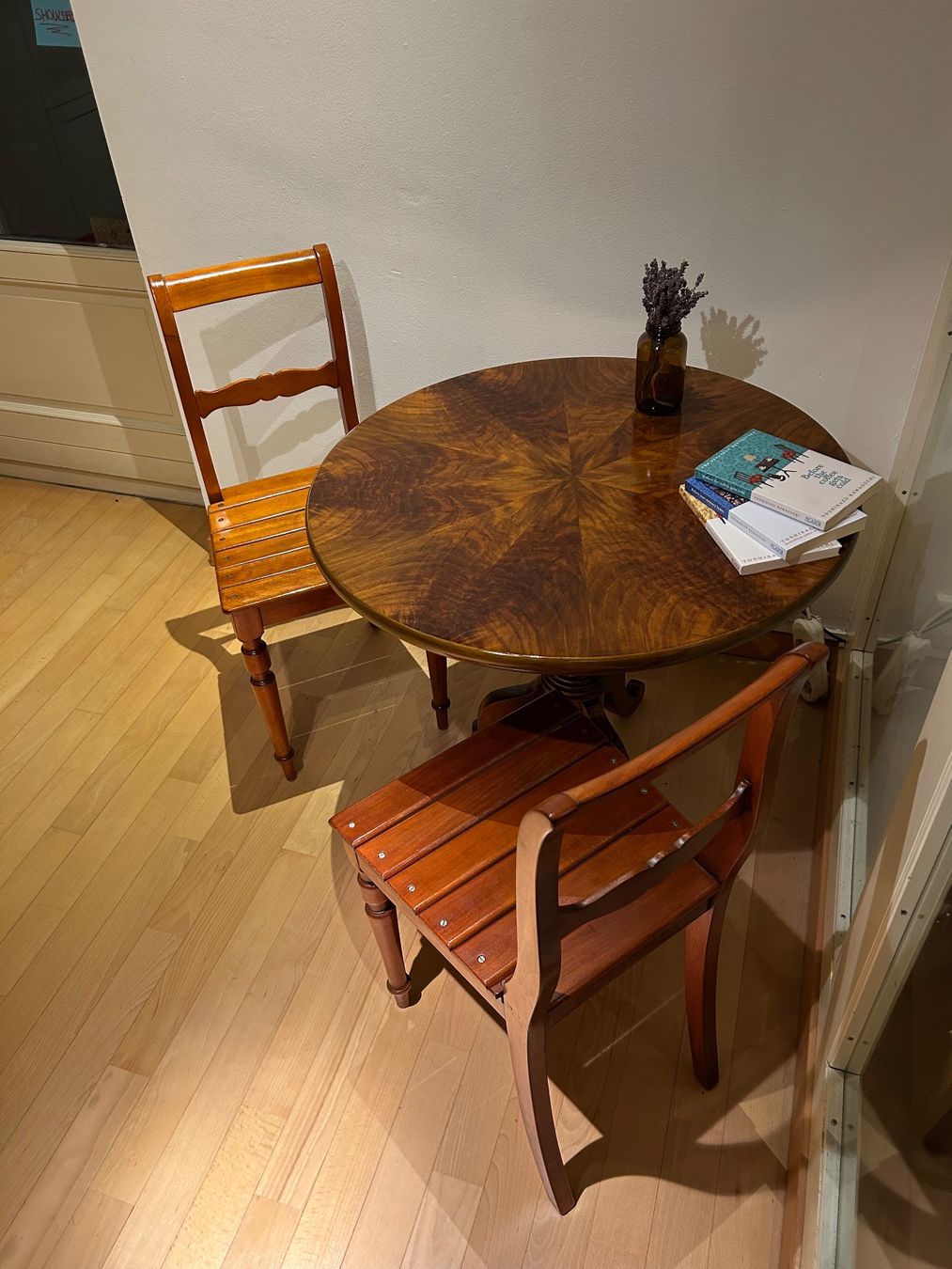 Tischset: Antiker Tisch mit 2 Stühlen – Neu (gemäss Beschreibung) aus Zürich von emkay13 2