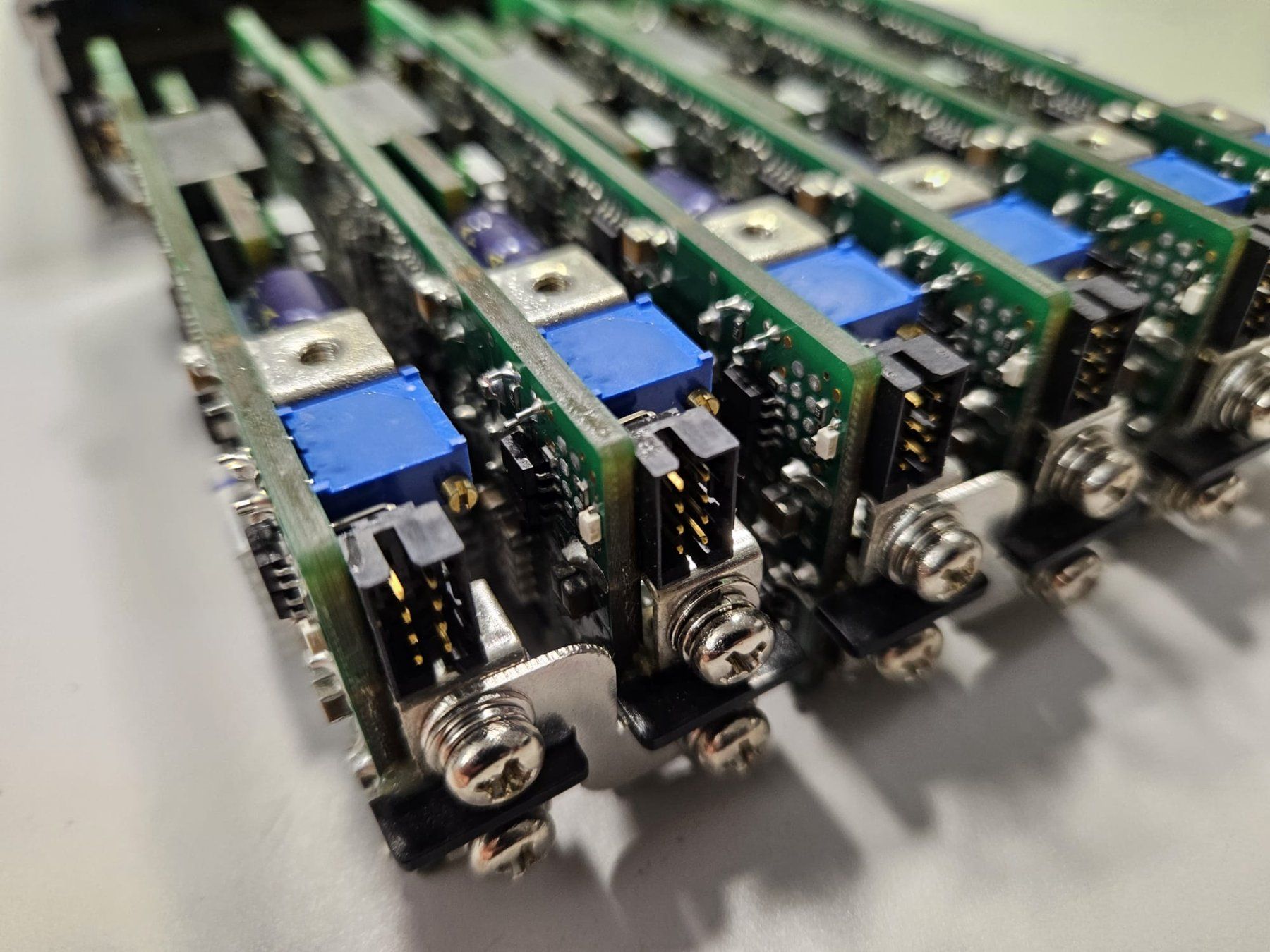 Componenti elettronici: Modulares Netzteil Excelsys mit 6 Modulen – Nuovo (secondo la descrizione) da Genestrerio venduto da GIDI02 2
