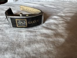 GUCCI Armbanduhr Quartz Damenuhr Lederband schwarz