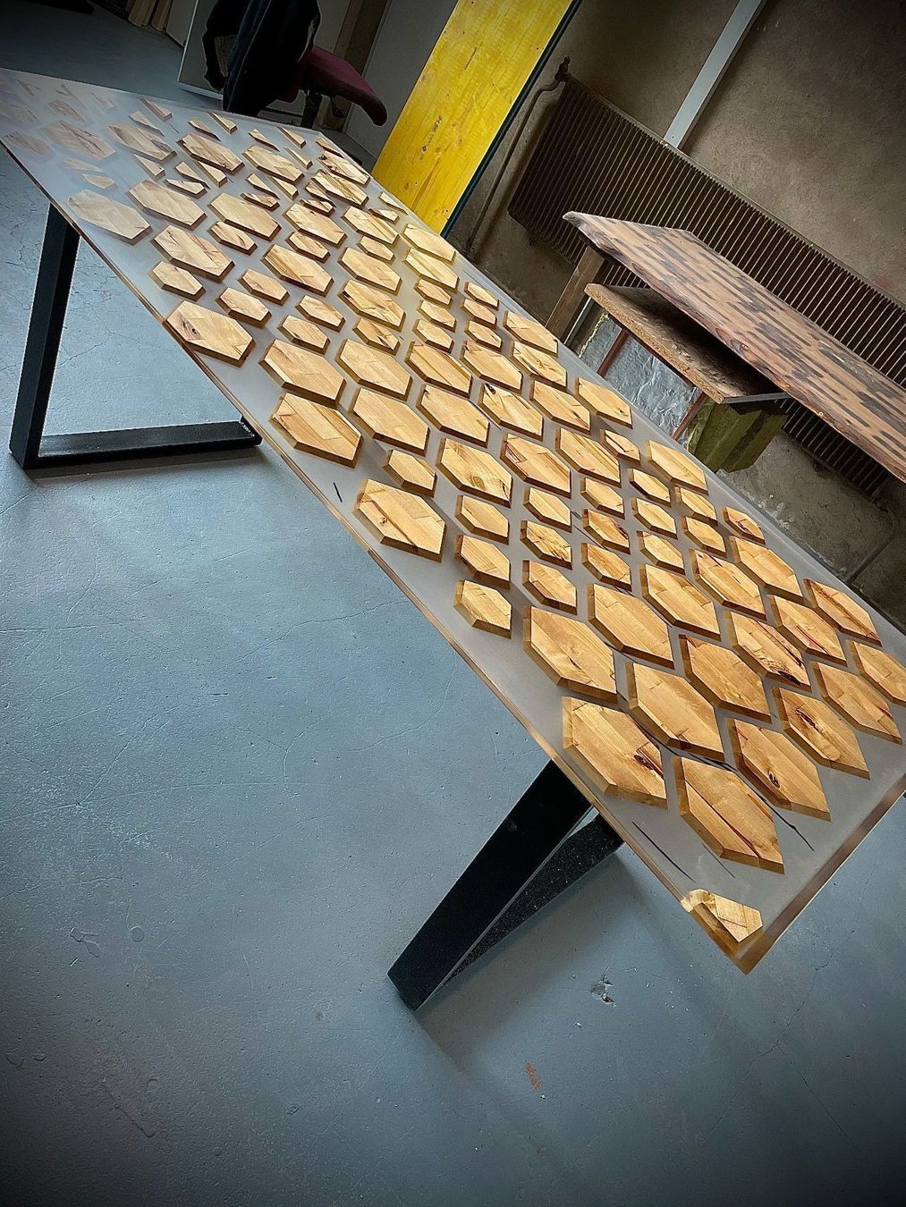 Tables: Esstisch Epoxy – Neuf avec emballage d'origine à Bellach par Eymi05 7