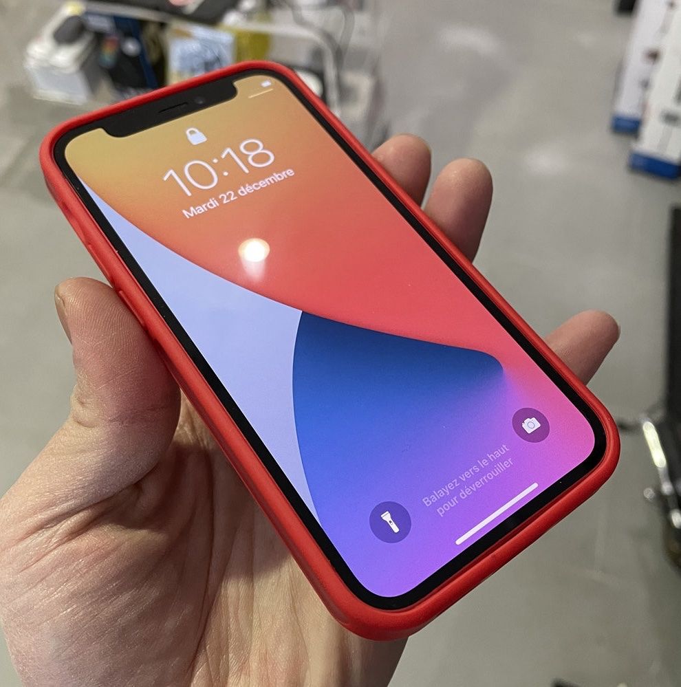 Cover & Protezioni schermo: Iphone 12 /12 Pro - Coque silicone ultra fin Rouge – Nuovo e nell'imballaggio originale da Morges venduto da DigiAC
