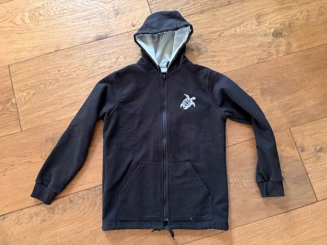 Jacken: Kapuzenjacke schwarz Gr. S – Gebraucht aus Tennwil von nando59