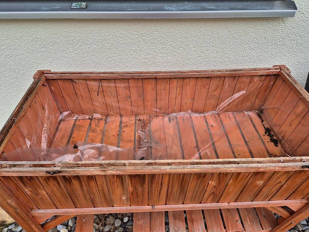 Blumentöpfe: 2 Hochbeete Gratis – Gebraucht aus Waltenschwil von ninakottmann 1