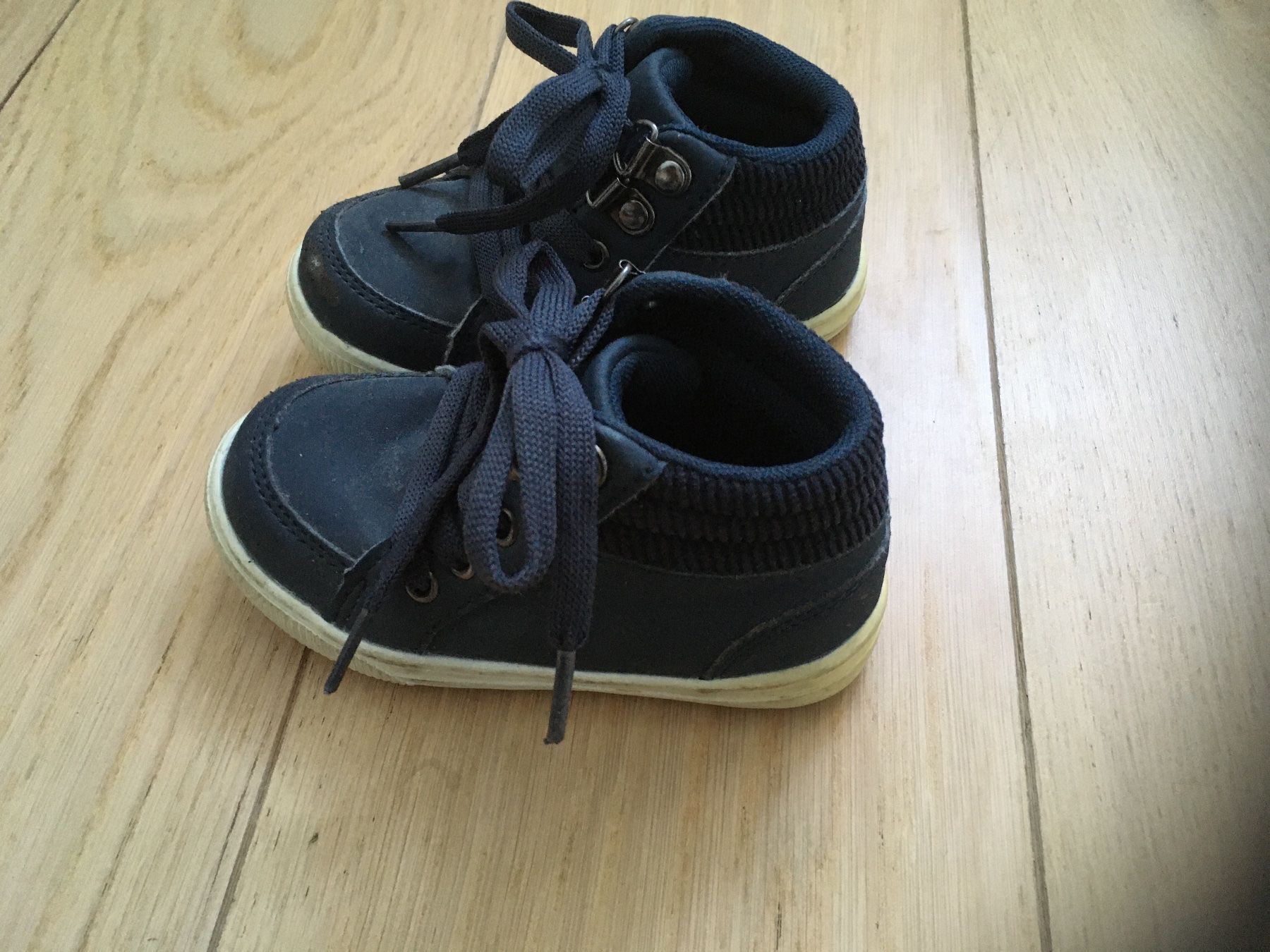 Scarpe da uomo: Laufschuhe Gr. 23 – Usato da Gächlingen venduto da Tara_devi 1