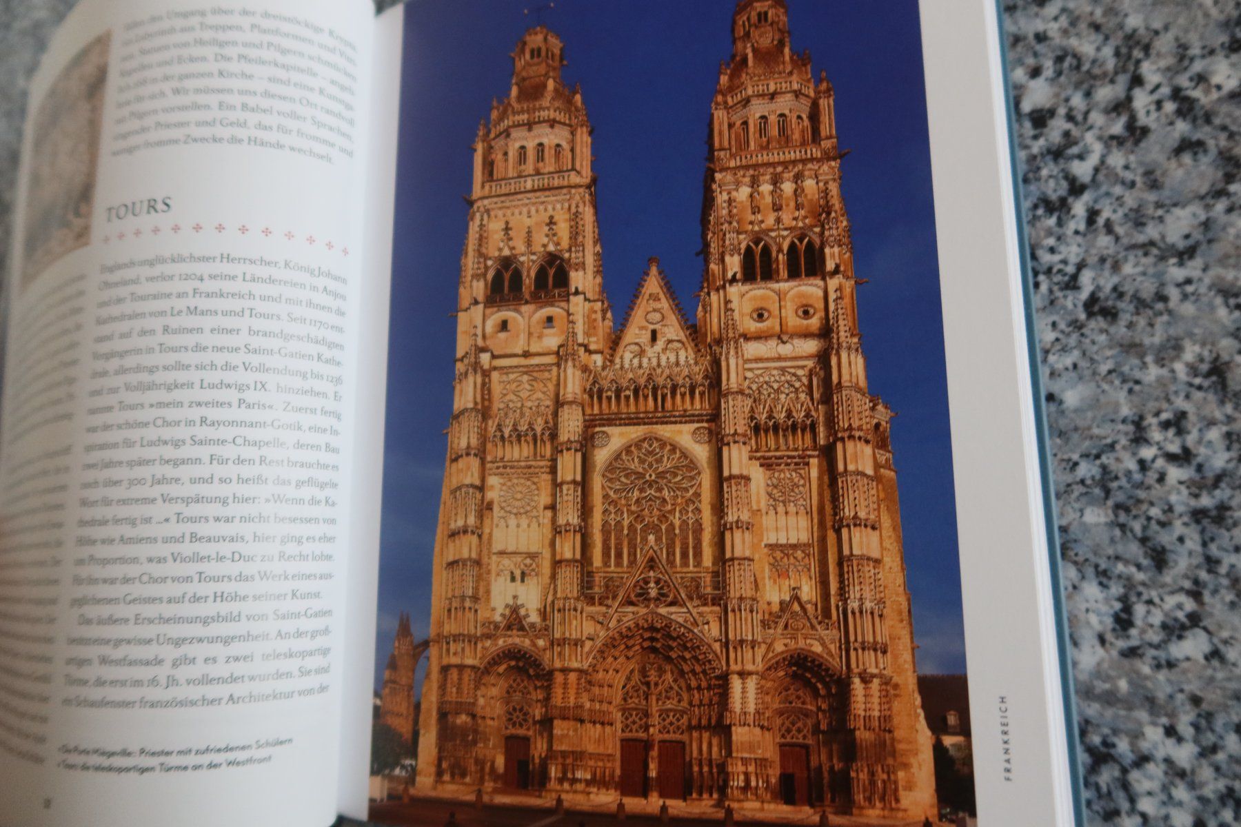 Libri: Die 100 schönsten Kirchen und Kathedralen Europas – Usato da Täuffelen venduto da Cindybussy 1