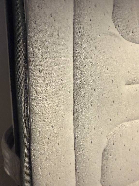 Materassi: Matelas viscoélastique 150x200 - été / hiver – Usato da Gletterens venduto da mar_n29j 2