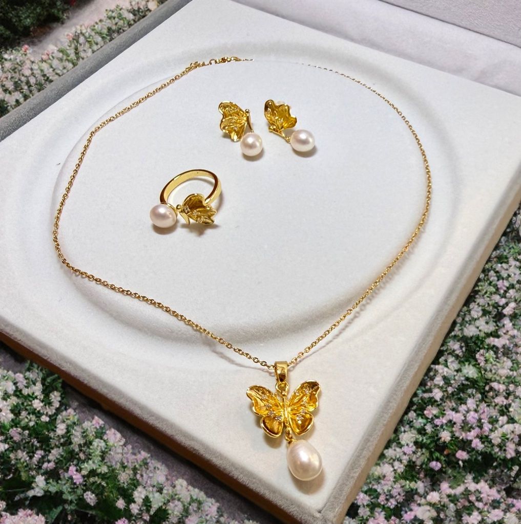 Altri gioielli: Parure Papillon Perlé – Nuovo e nell'imballaggio originale da St-Maurice venduto da Sandrinette123 2