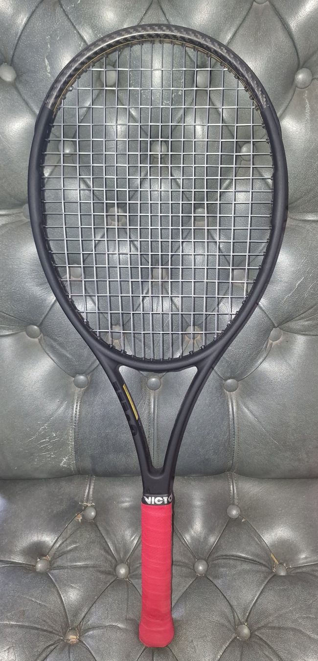 Wilson Raquettes: Wilson Pro Staff 97L v13 – D'occasion à Flüh par manacor