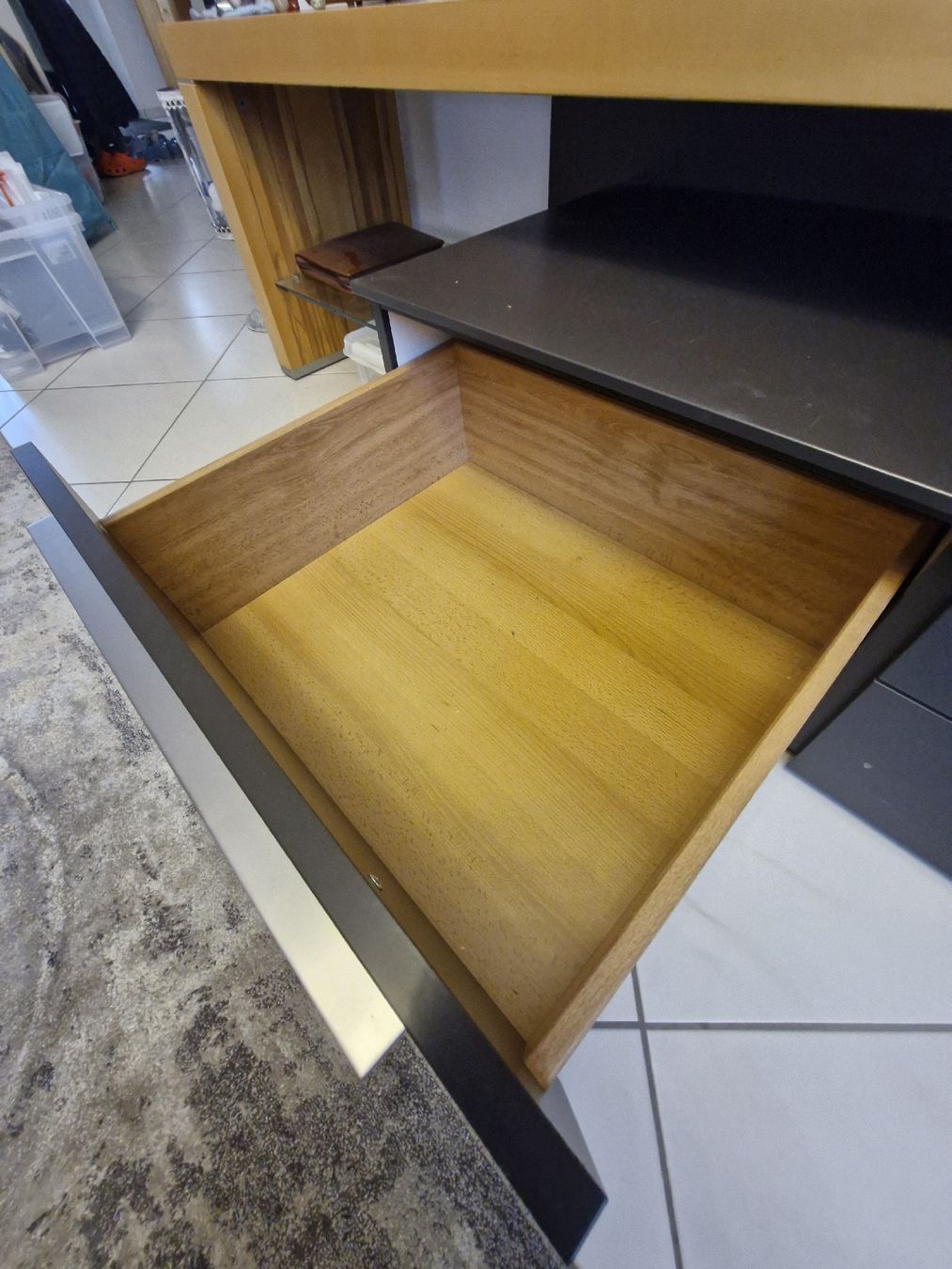 Meubles TV: Low-Board mit Hängevitrine – D'occasion à Thörigen par c33steffen.. 2