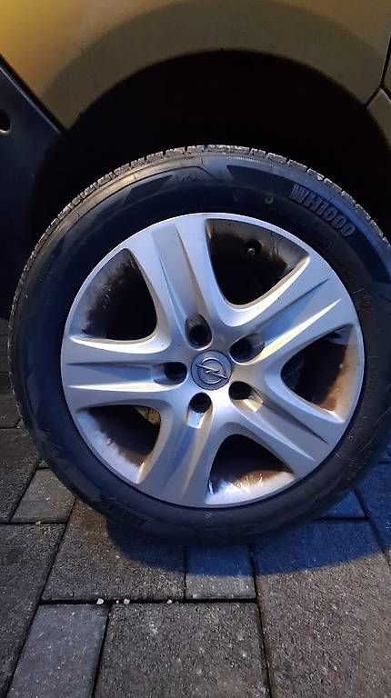Pneumatici & Ruote complete: neue Winterreifen mit Stahlfelgen – Usato da Leuzigen venduto da mai911