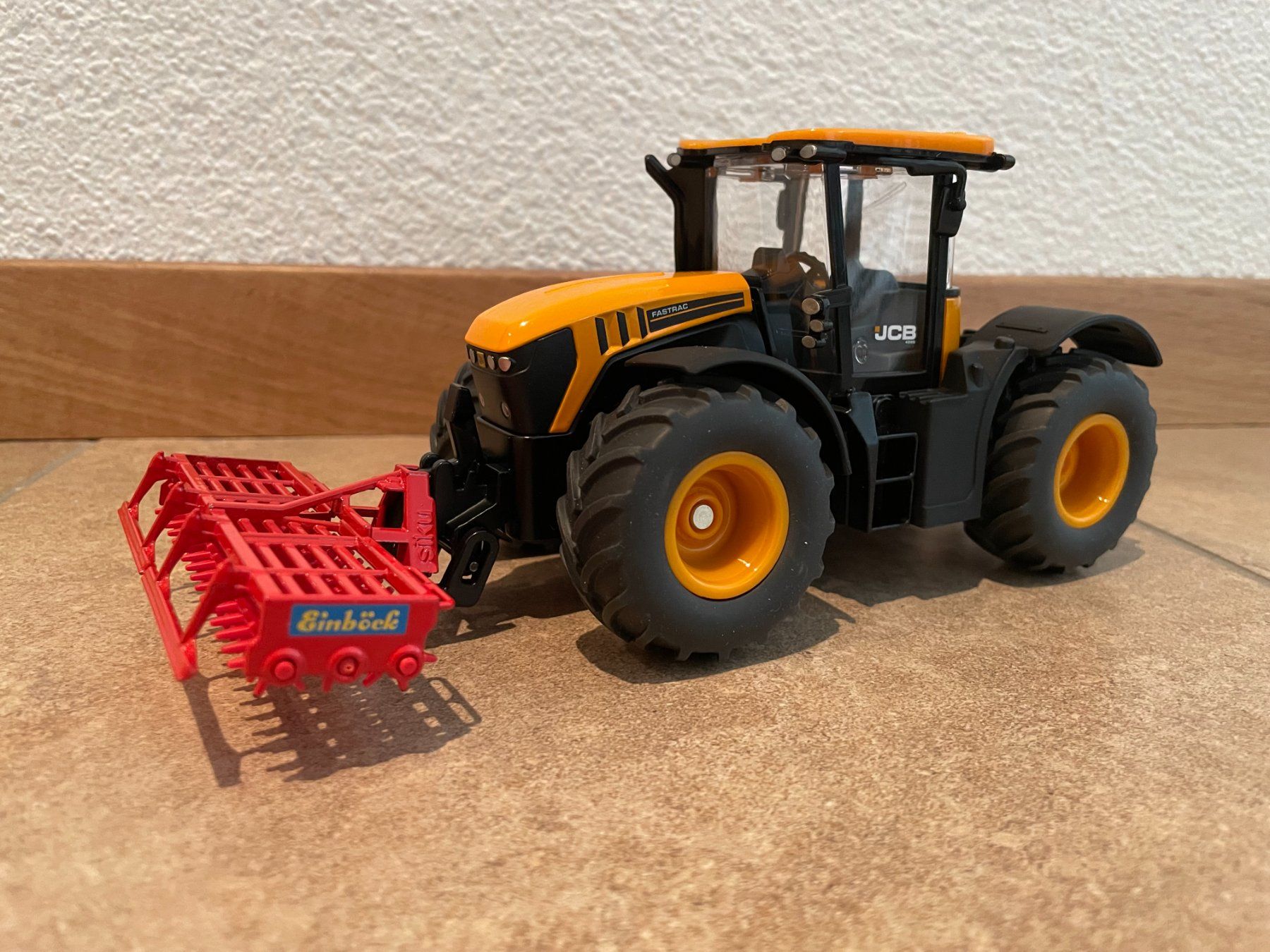 Jcb Traktoren: SIKU JCB Fastrac mit Sternwalze – Neu und originalverpackt aus Kreuzlingen von Stefan1150