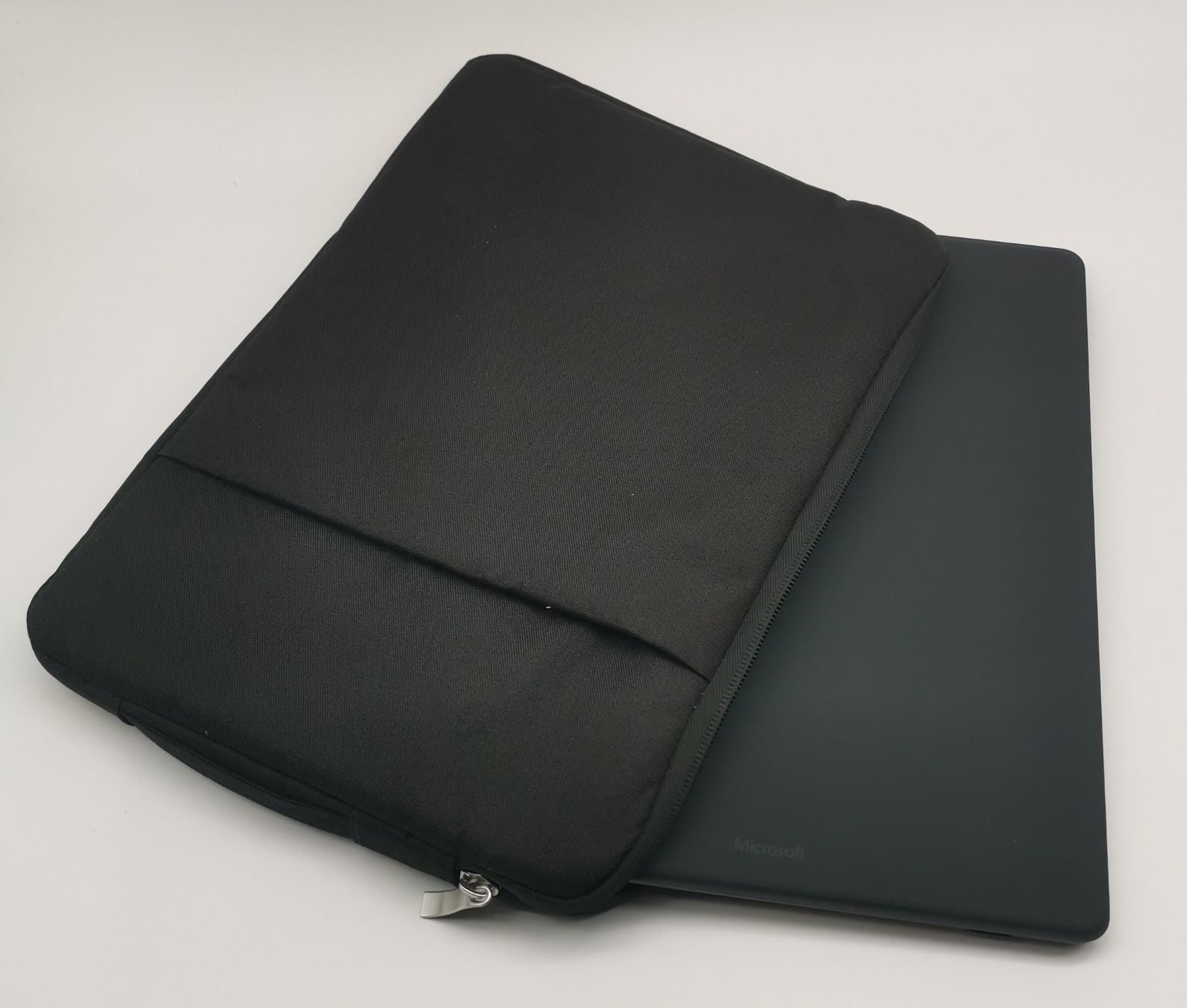 Borse: Microsoft Surface Pro Tasche - dunkel blau / 13" / 12.3" – Nuovo (secondo la descrizione) da Niederglatt ZH venduto da K1r7 9